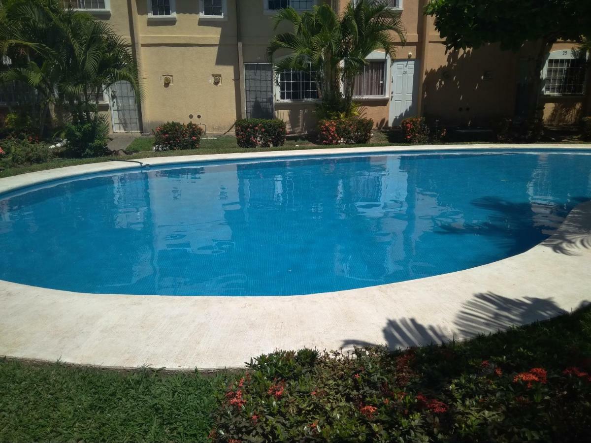 Casa Con Alberca!! Ixtapa Zihuatanejo Apartment Luaran gambar